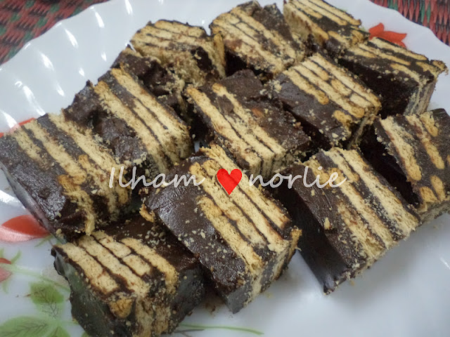 ILHAM JIWA RASAKU: KEK BATIK COKLAT BERAGAR AGAR