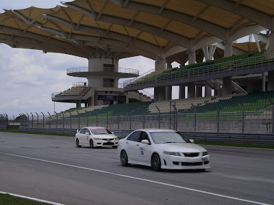 Time To Attack Sepang Civic Type R VS Accord Euro R