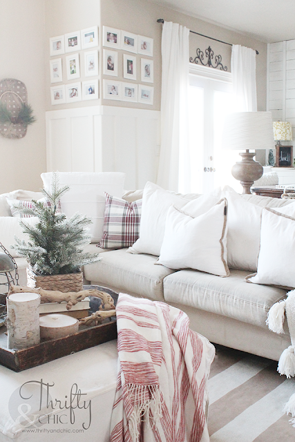 Farmhouse Christmas decor and decorating ideas. Neutral Christmas decor. Living room Christmas decor. White and burlap Christmas tree. Christmas cottage decor