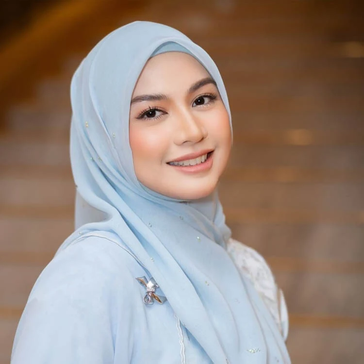 マレーシア美人リサ・スリハニ (Lisa Surihani) マレーシア人女性の美人 リサ・スリハニ (Lisa Surihani)