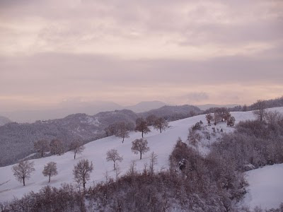 Carnaio innevato all'imbrunire