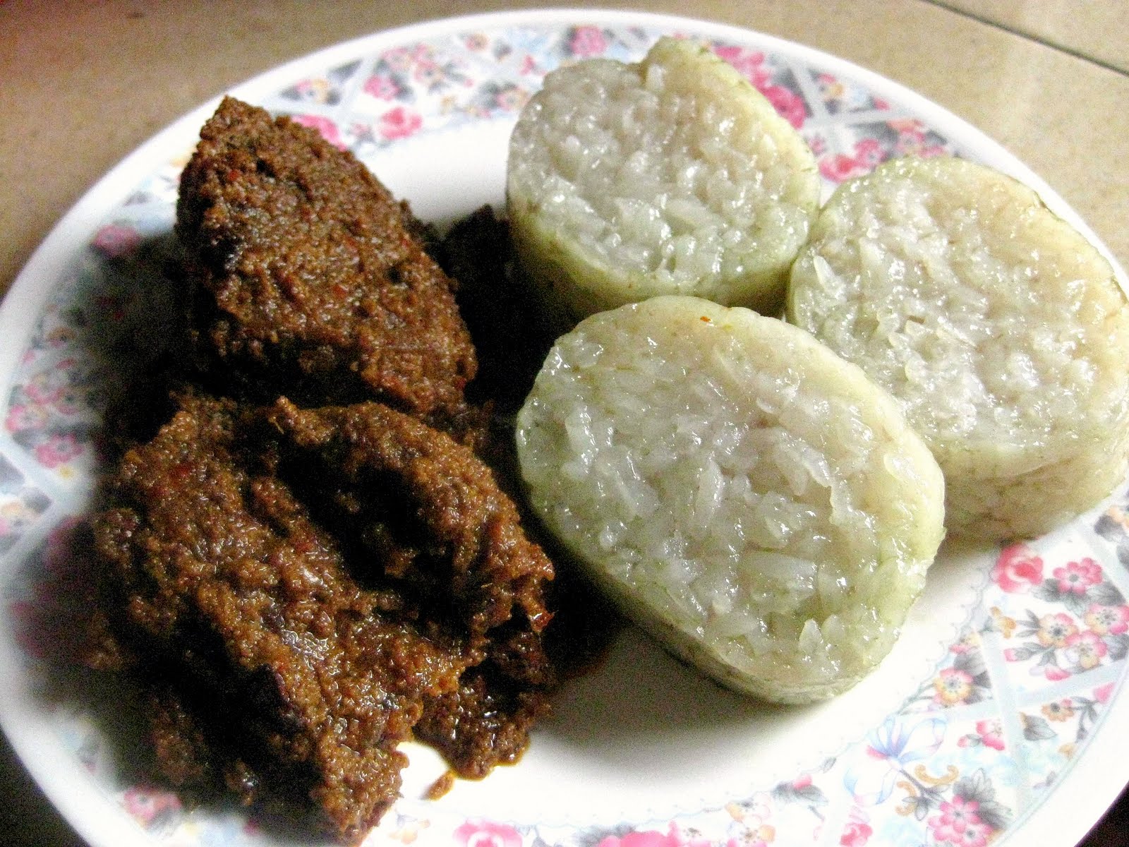 RESEPI NENNIE KHUZAIFAH: Lemang dan rendang