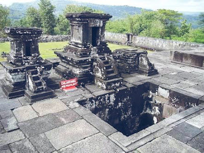 Sunset Candi Ratu Boko