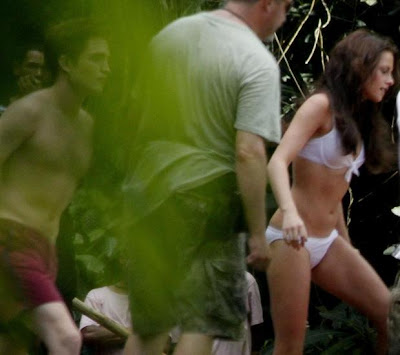 The images are pretty good it shows some skin and vu!va (Kristen Stewart 