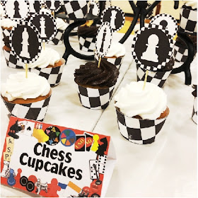 Turn regular cupcakes into a game of chess with these printable cupcake wrappers and cupcake toppers perfect for your next game night party dessert table. #chess #cupcake #cupcaketopper #printableparty #diypartymom #gamenight