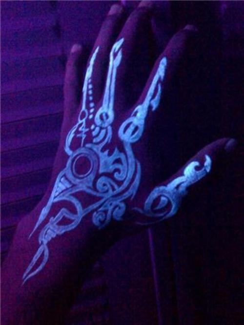 Tribal Hand Tattoo w pic of