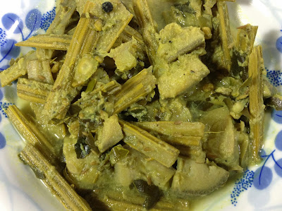 Moringa drumstick and raw plantain curry