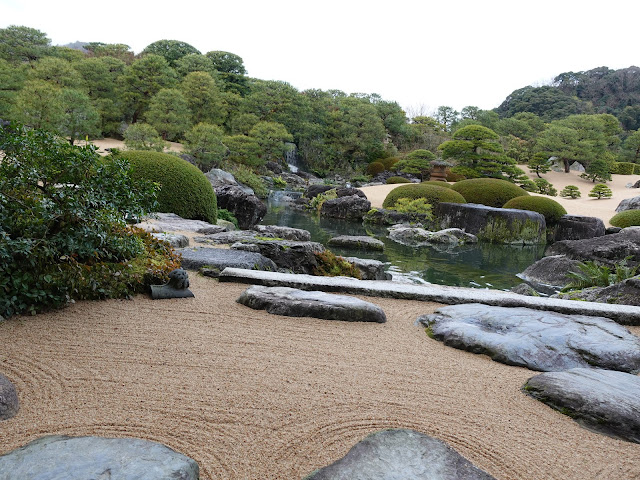 足立美術館の白砂青松庭