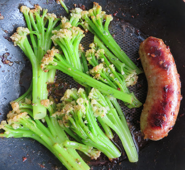 Garlic Butter Sausages & Broccoli Skillet