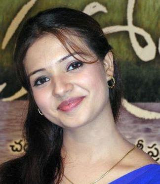 Pakistani Hot Girl Adeena Picture