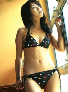 Yu Hasebe in bikini