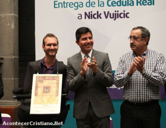 Nick Vujicic recibe reconocimiento en Puebla, México