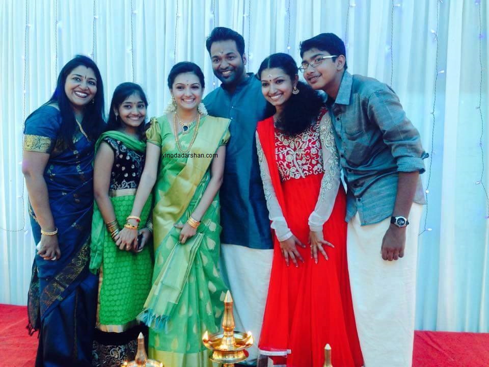 Actress Saranya Mohan and Aravind with their sisters and family memebers