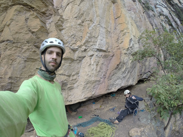 escalada na via torres del pânico no tabuleiro minas gerais