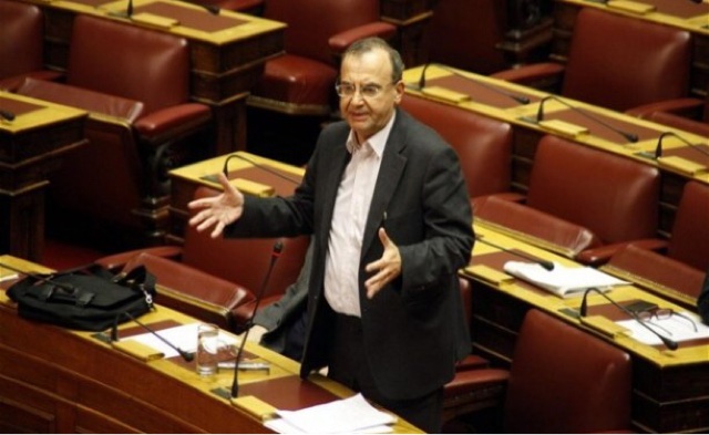 Στρατούλης: Θα κάνω ό,τι μπορώ για να μην ψηφιστεί τρίτο μνημόνιο