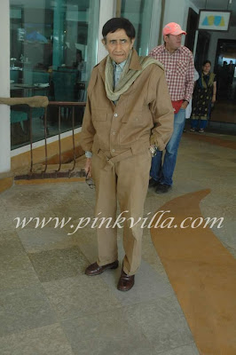 Dev Anand celebrates birthday with media