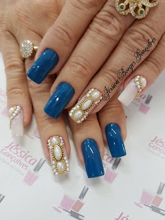 unhas decoradas com joias para 2018