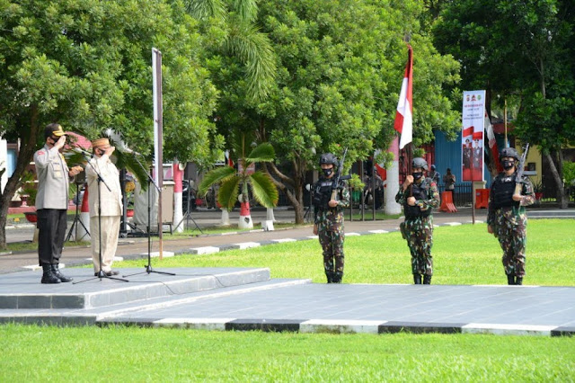 Rusli Habibie dan Adnas Lepas Pengiriman 1 SSK Brimob Polda Gorontalo ke Puncak Jaya