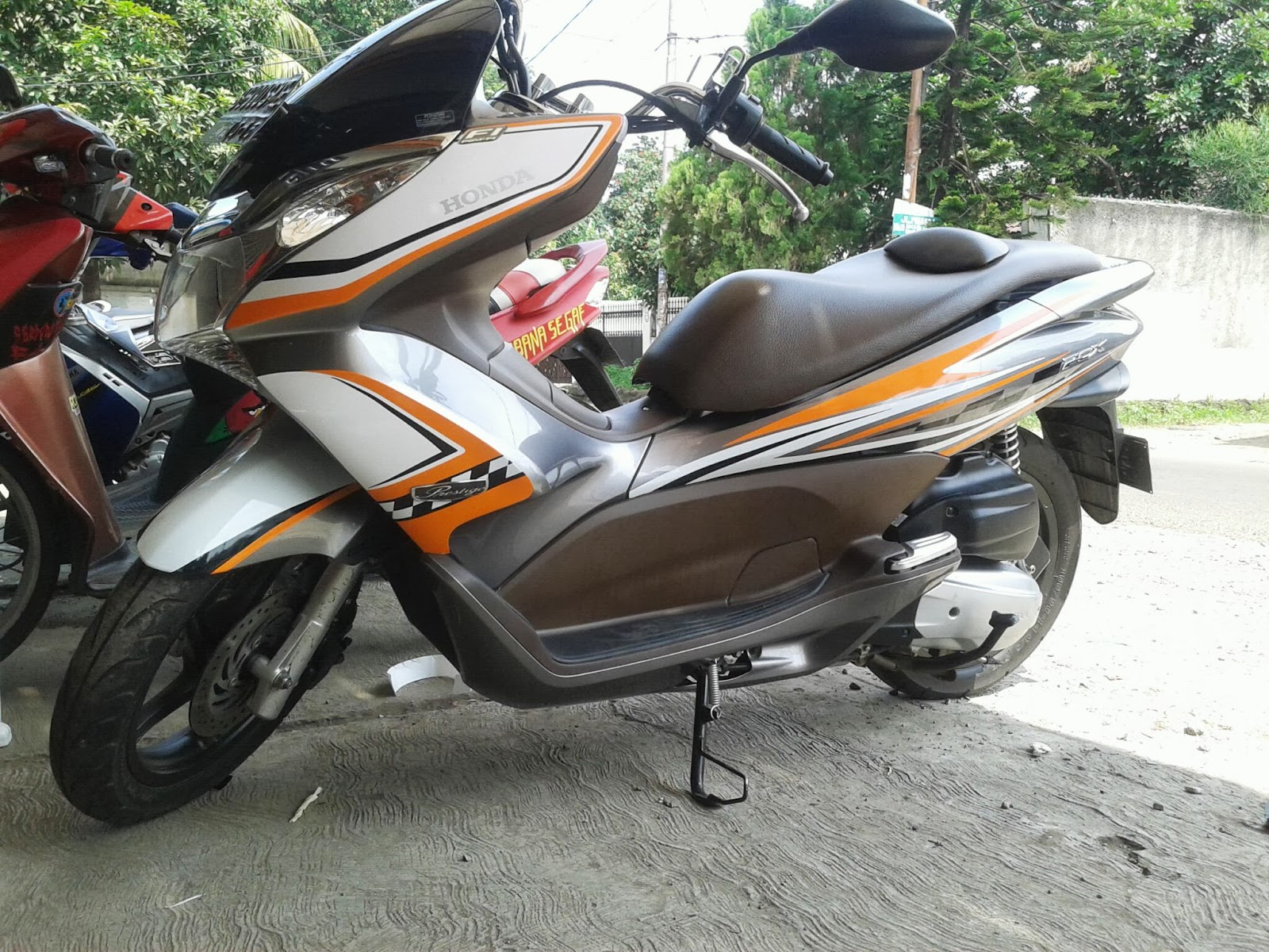 Kumpulan Gambar Cutting  Sticker  Motor Honda Pcx Modif 