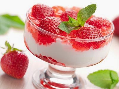 Resep Makanan Anak yang Enak Seperti Puding Saus Strawberry