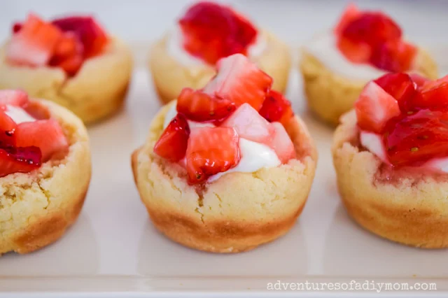 strawberry cream cheese cookie cups