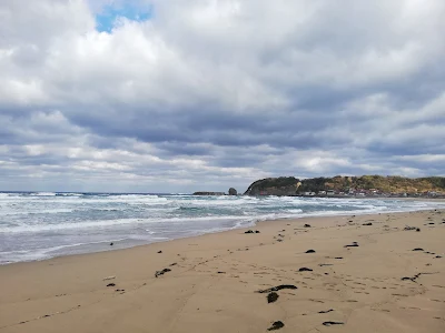 島根県浜田の海岸から日本海を望む