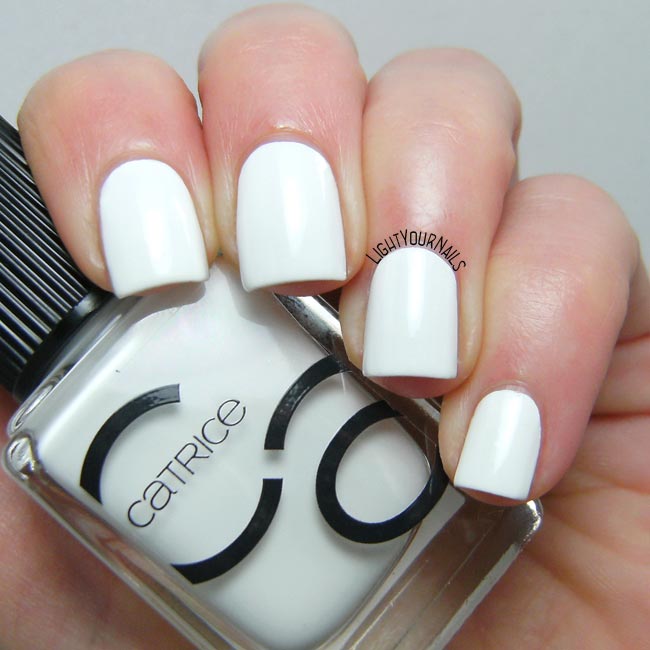 Catrice ICONails 15 Milky Bay smalto nail polish