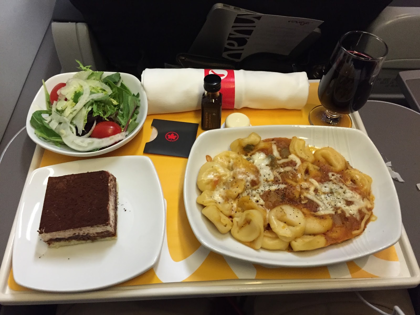 FOOD AND AIRPLANES: Air Canada Rouge 1848: YVR-SFO