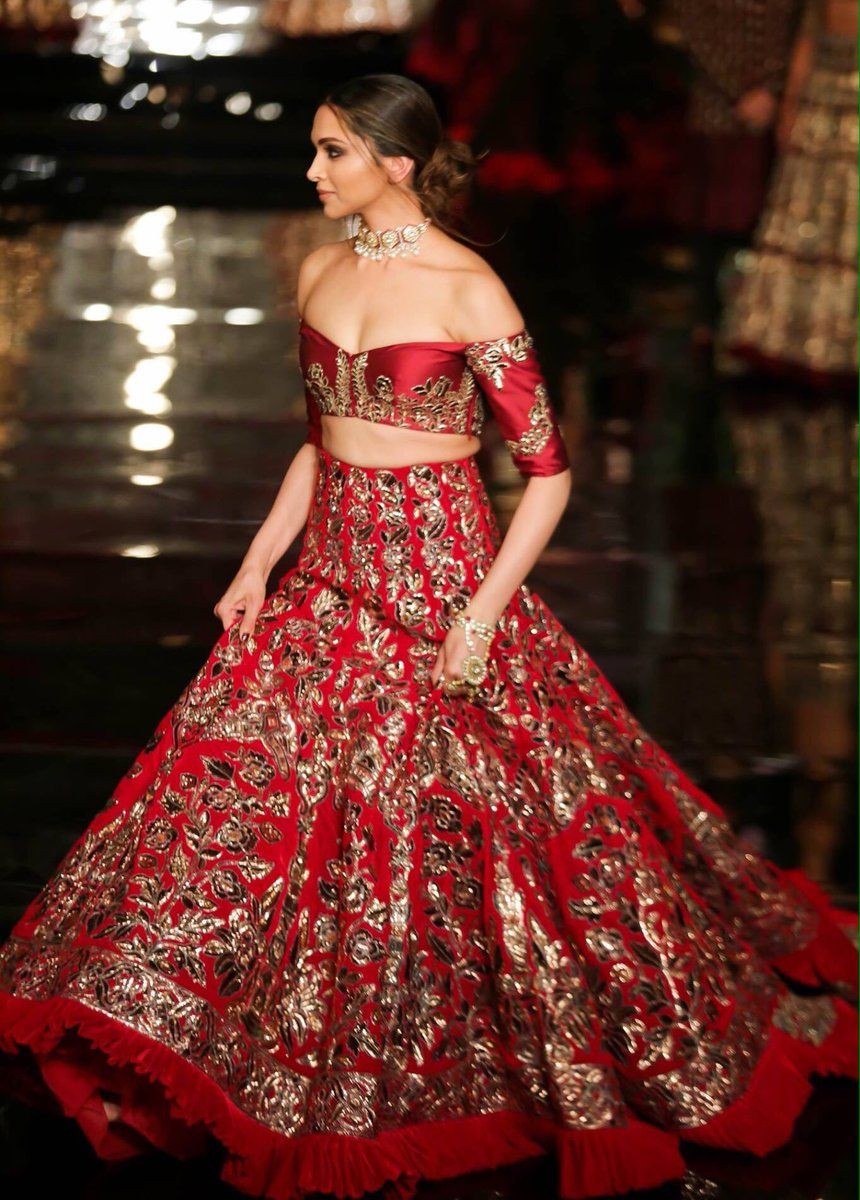 95th Academy Awards: Oscar presenter Deepika Padukone's most stylish looks  | Fashion Trends - Hindustan Times