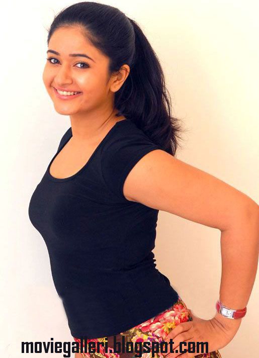 [poonam-bajwa-latest-hot-stills-pics-photos-images-02.jpg]