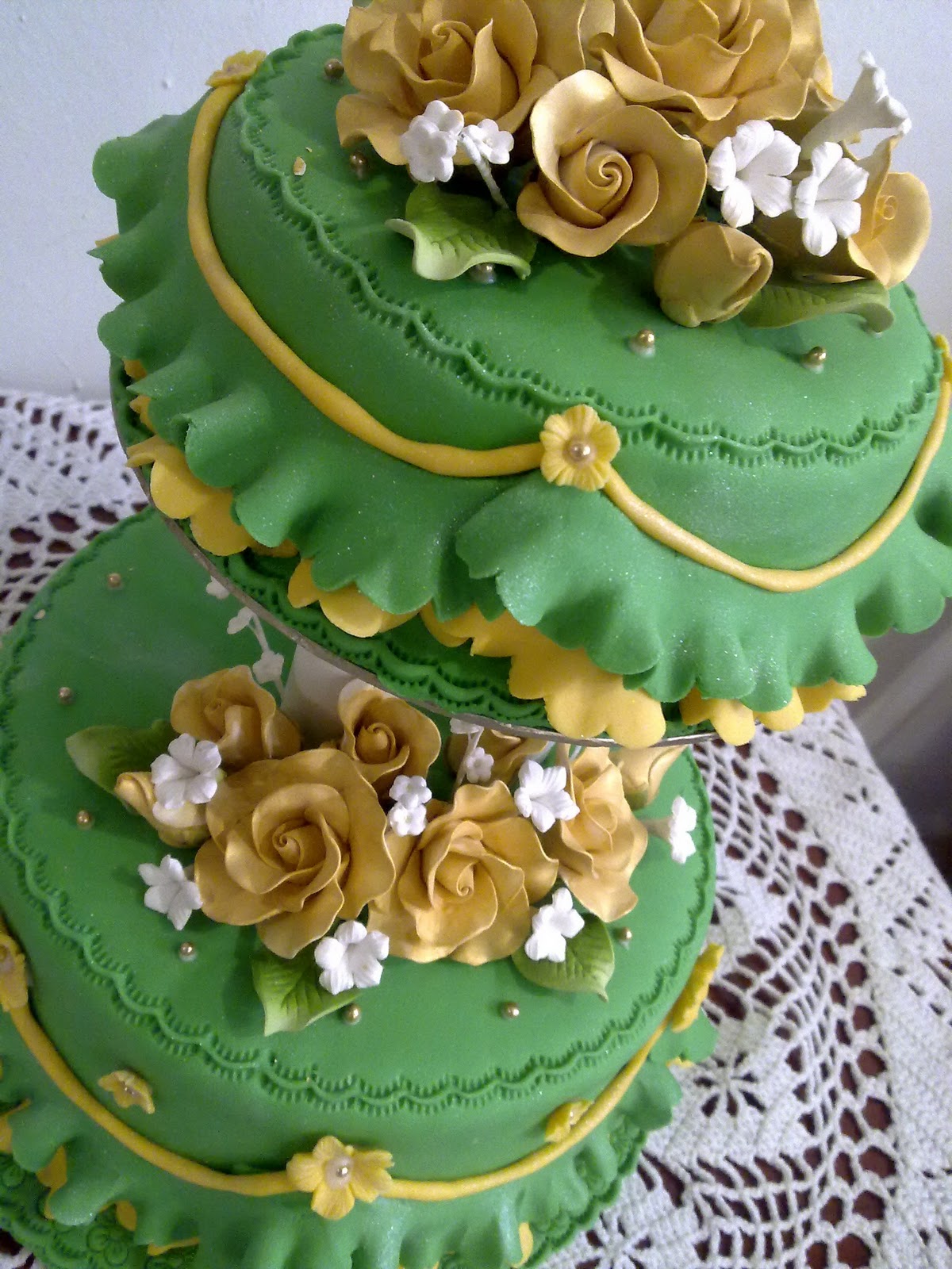 images green and gold wedding