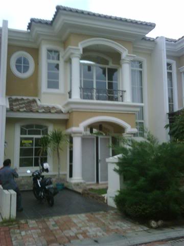 Model rumah minimalis 2 lantai tampak depan