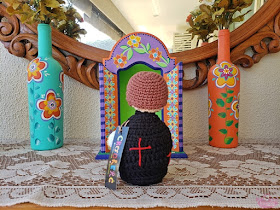 padroeiro dos enfermos, hospitais e profissionais da saúde em amigurumi