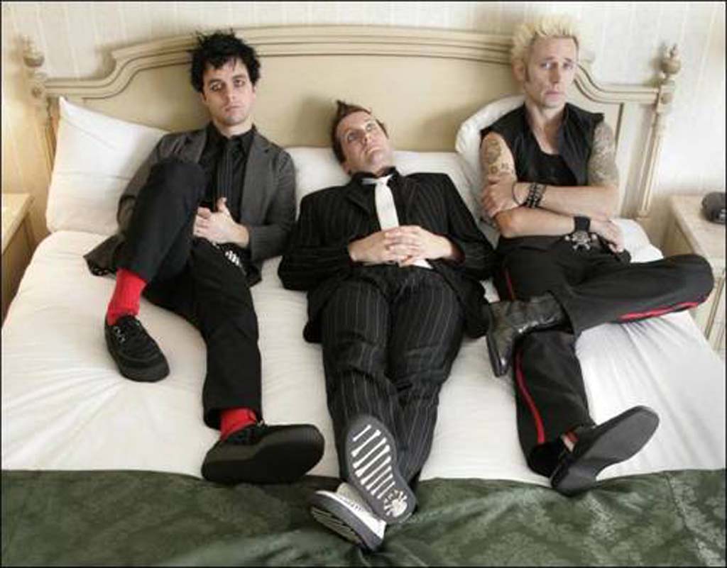 GREEN DAY: 21ST CENTURY BREAKDOWN WALLPAPERS