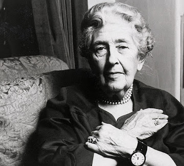 AGATHA CHRISTIE