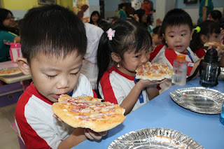 Pembelajaran Variatif KB Kalam Kudus 2020: Membuat Pizza