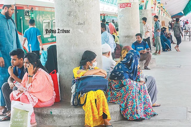  ট্রেন ছাড়ছে না সময়মতো, যাত্রীদের ভোগান্তি 