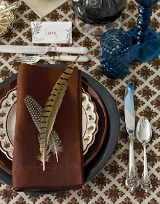 feather place setting