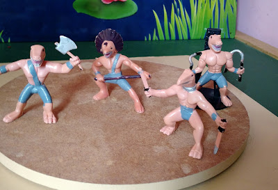 Miniaturas de figuras de vinil estáticas  de dinossauros lutadores - 5cm de altura R$ 20,00 os 4