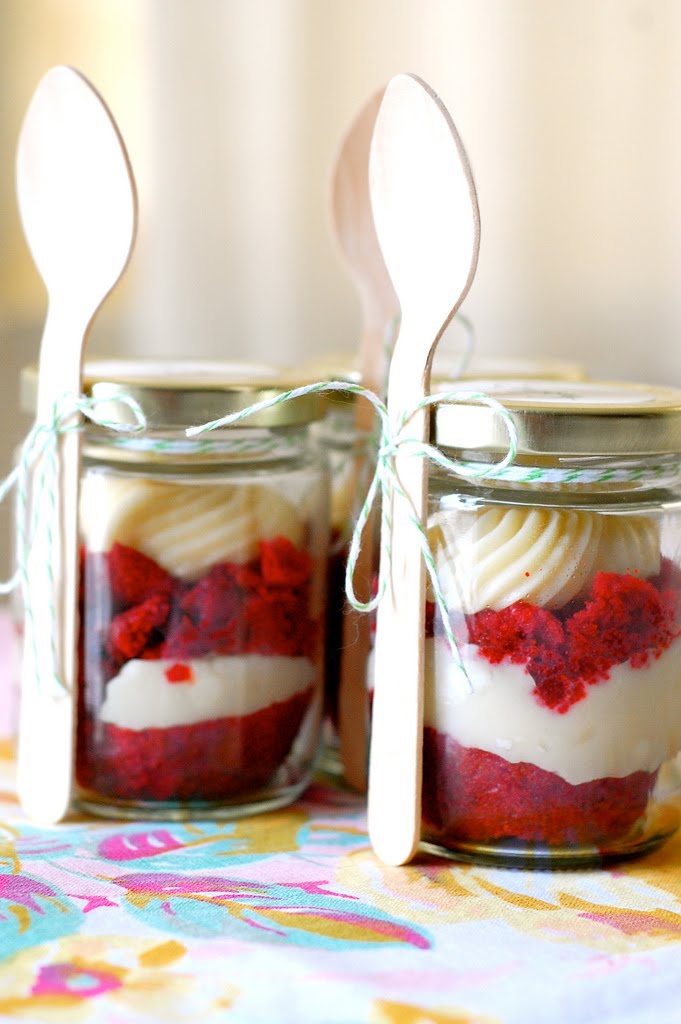 rainbow cupcakes in a jar. its Cupcakes in a Jar!