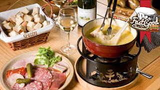   accompagnement fondue savoyarde, que manger avec une fondue bourguignonne, dessert après fondue savoyarde, fondue accompaniments