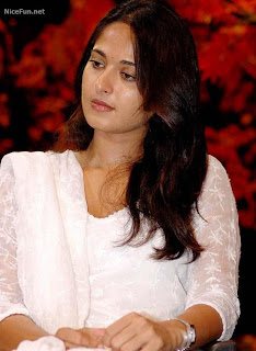 Hot Actress Anushka Shetty