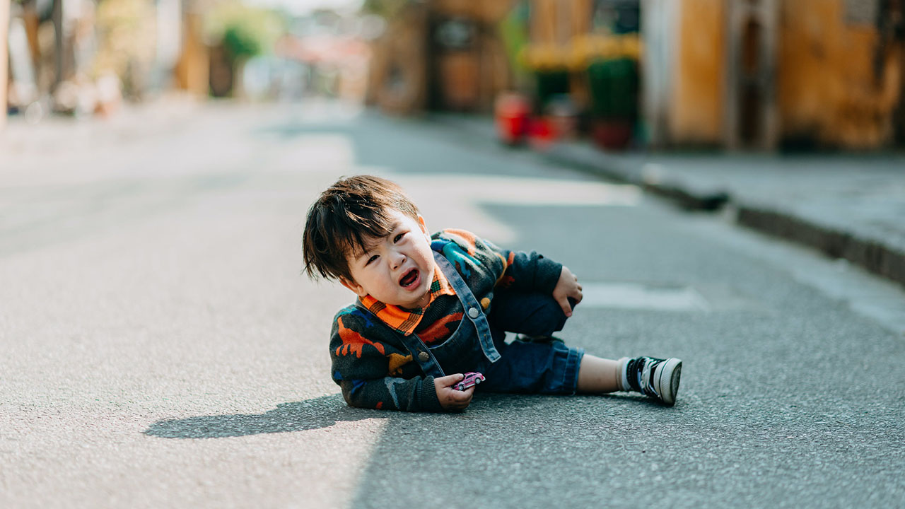 Cara Mengatasi Anak yang Tantrum di Tempat Umum