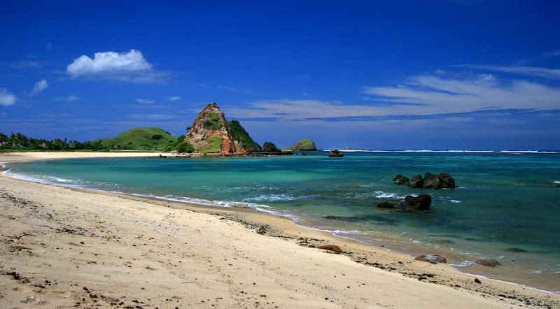 Ide Populer Pantai Senggigi, Foto Pantai