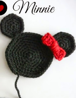 http://xuabe-xuabe.blogspot.com.es/2014/09/patron-aplique-mickey-y-minnie.html