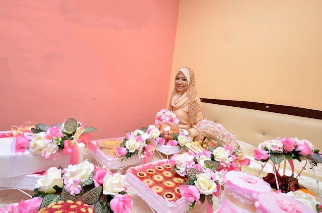 Wawa Syaida: Hantaran Pertunangan For / From Him ~ PINK + RED