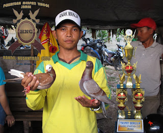 Angga (joki) merpati Ewako juara pertama