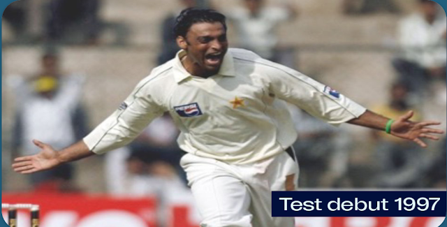 Shoaib Akhtar made his test debut in which year?