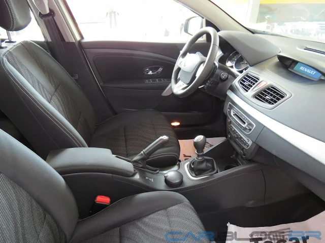 carro Fluence Renault 2013 - interior