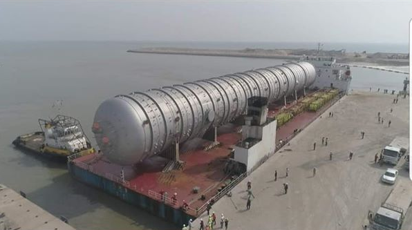 Efogator.com news, Largest Single Train Crude Distillation Column for Dangote Refinery Berths In Lagos 